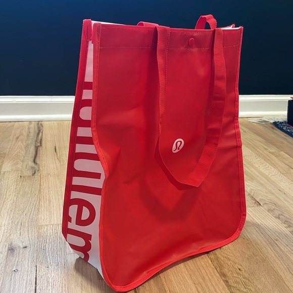 Medium LuluLemon Red Bag - Picture 1 of 2
